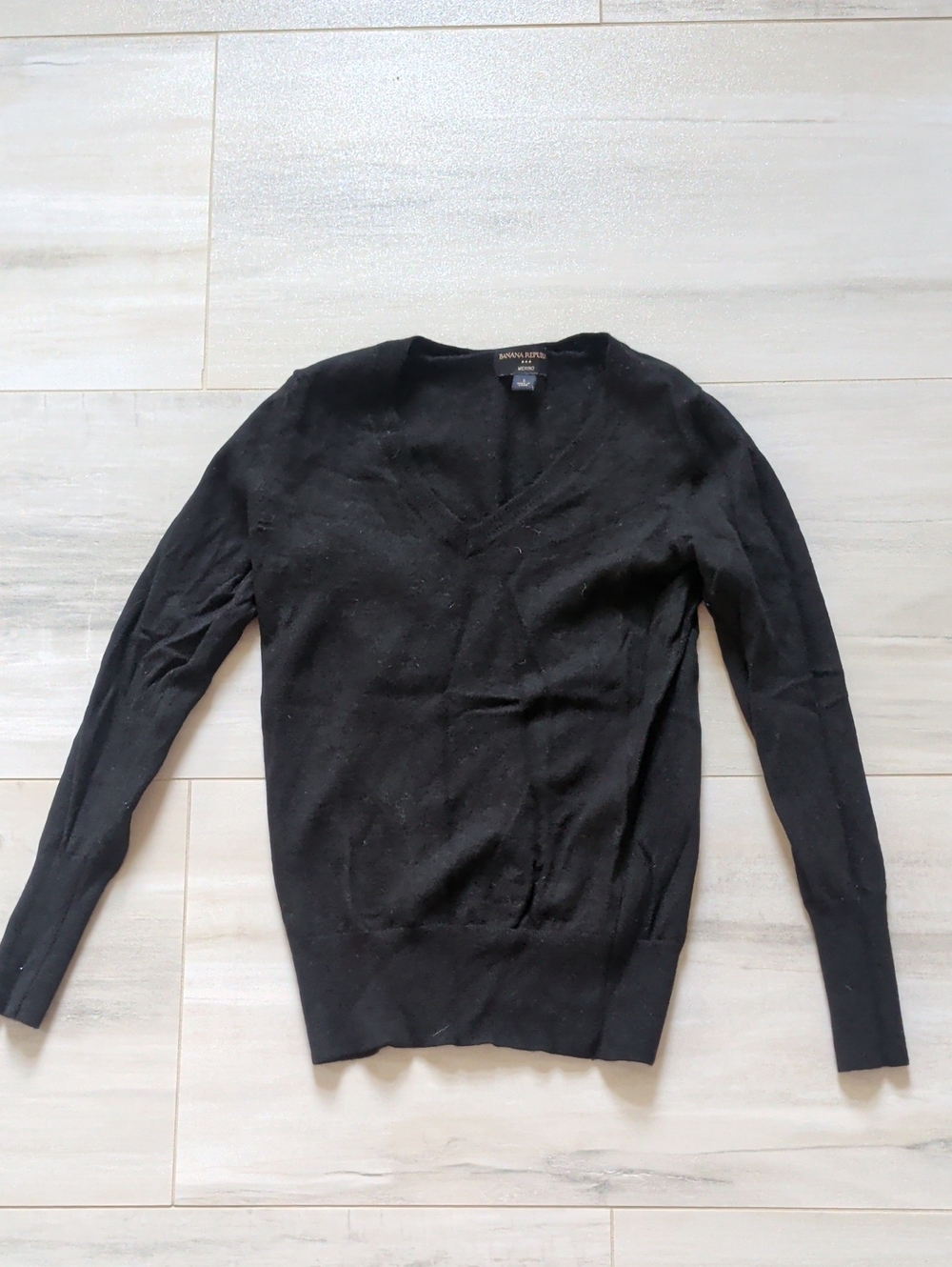 Banana Republic Merino Wool Black V-Neck Women's Sweater - Classic Knit